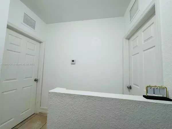 2 bedrooms apartment for rent in Westchester FL - Miami Dade, Miami