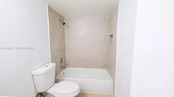 2 bedrooms apartment for rent in Westchester FL - Miami Dade, Miami