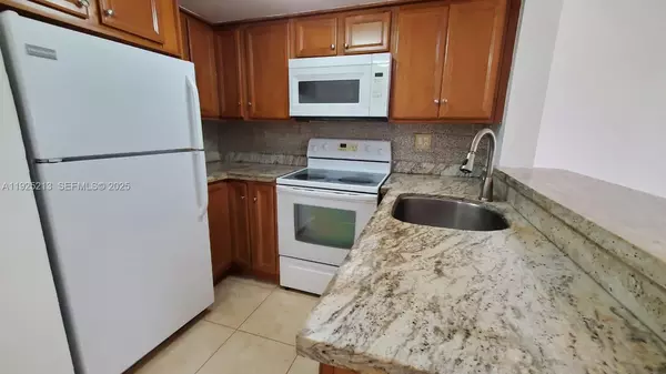 2 bedrooms apartment for rent in Westchester FL - Miami Dade, Miami