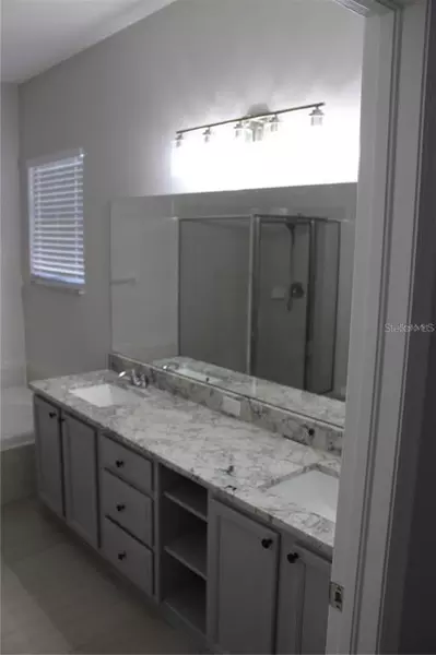 4 bedrooms apartment for rent in Town 'n' Country - West Tampa, Tampa