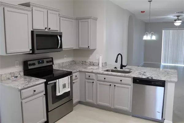 4 bedrooms apartment for rent in Town 'n' Country - West Tampa, Tampa
