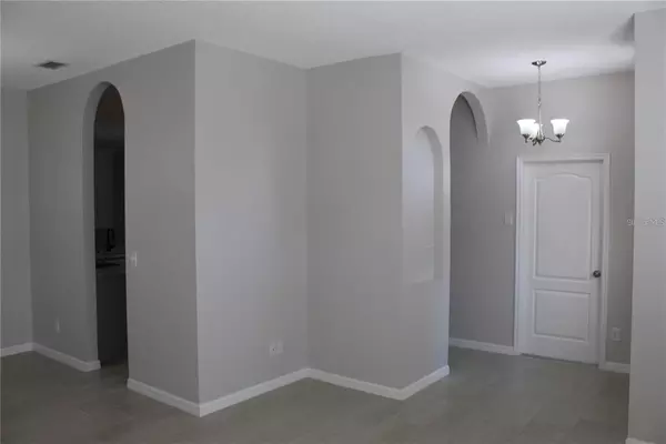 4 bedrooms apartment for rent in Town 'n' Country - West Tampa, Tampa