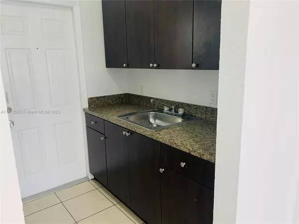 Studio Apartment for rent in Coral Way - Miami, Miami