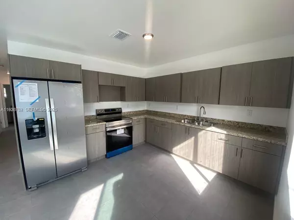 3 bedrooms apartment for rent in Brownsville MIA - Miami Dade, Miami