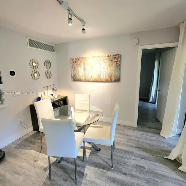 2 bedrooms apartment for rent in West Park - Broward County, Miami