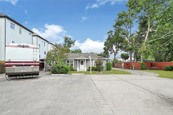 4 bedrooms apartment for rent in Spring Branch Central - Nw Houston, Houston