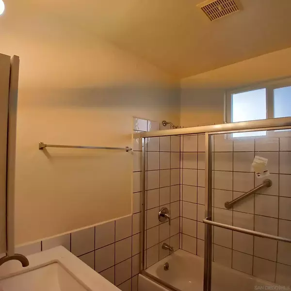 2 bedrooms apartment for rent in Normal Heights - Inland, San Diego