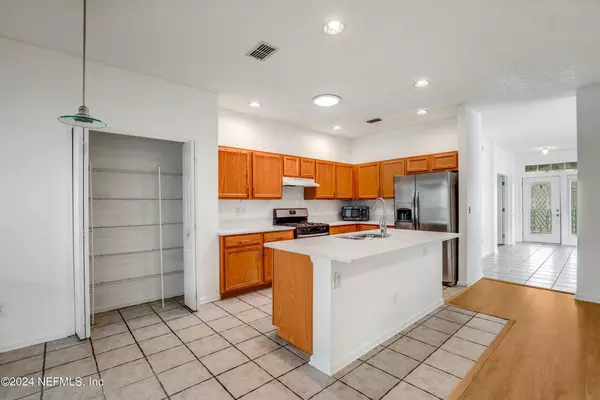 3 bedrooms apartment for rent in Sans Pareil - Beaches, Jacksonville