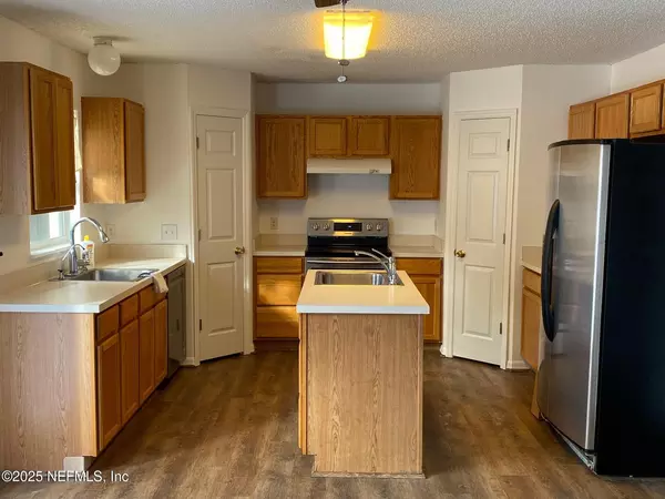 4 bedrooms apartment for rent in Cedar Hills - Westside, Jacksonville