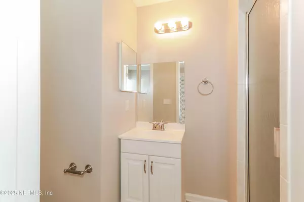 4 bedrooms apartment for rent in Cedar Hills - Westside, Jacksonville