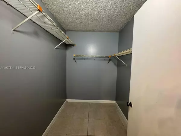 3 bedrooms apartment for rent in West Park - Broward County, Miami