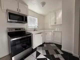 3 bedrooms apartment for rent in South Oak Park - SE SAC, Sacramento