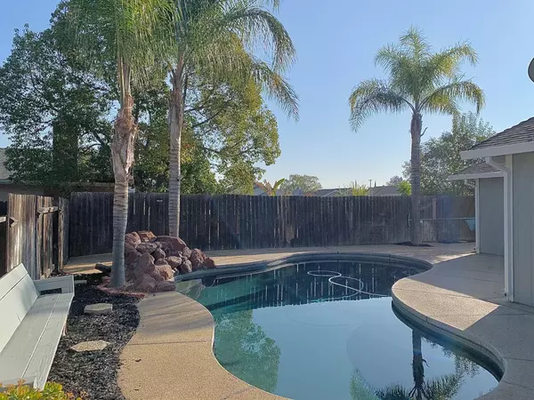 3 bedrooms apartment for rent in Morrison Creek - SE SAC, Sacramento