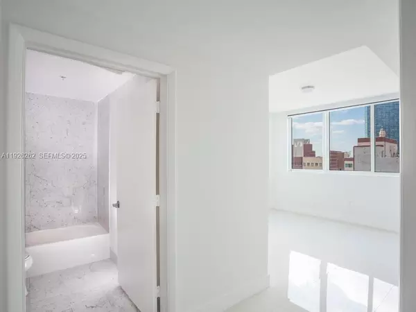 2 bedrooms apartment for rent in Downtown Miami - Miami, Miami
