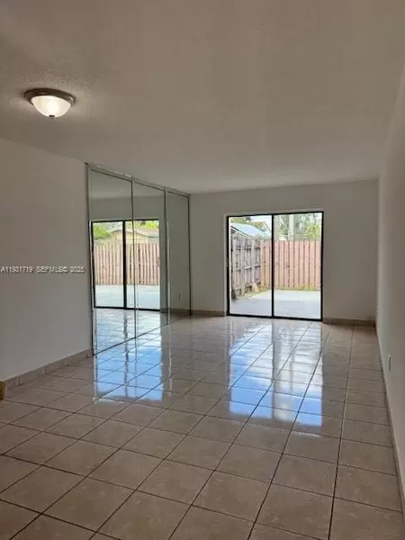 2 bedrooms apartment for rent in Westchester FL - Miami Dade, Miami