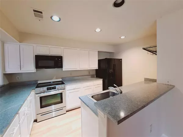 3 bedrooms apartment for rent in Farmers Branch - Nw Dallas, Dallas