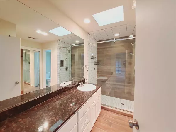 3 bedrooms apartment for rent in Farmers Branch - Nw Dallas, Dallas