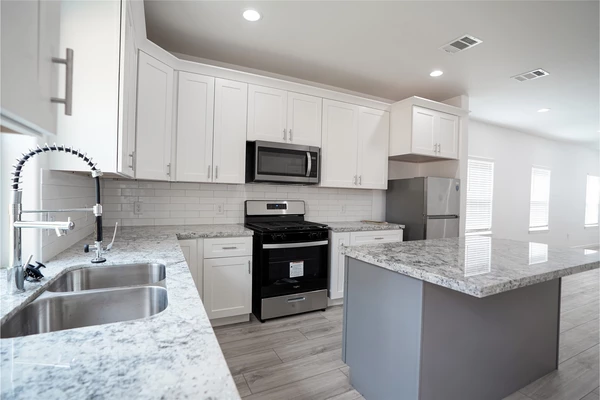 3 bedrooms apartment for rent in Trinity / Houston Gardens - Ne Houston, Houston