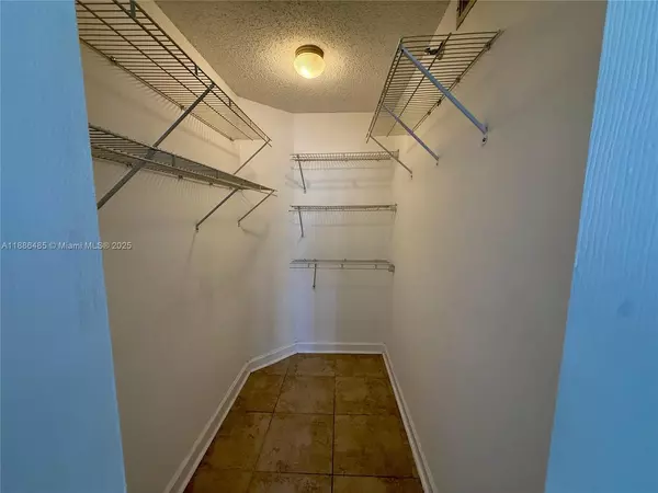 2 bedrooms apartment for rent in Downtown Miami - Miami, Miami