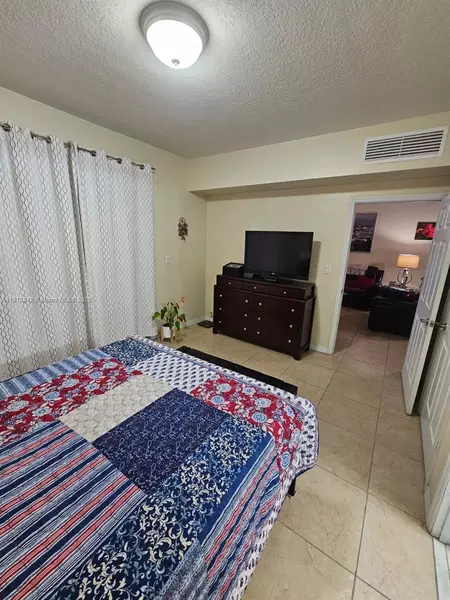 2 bedrooms apartment for rent in Westchester FL - Miami Dade, Miami