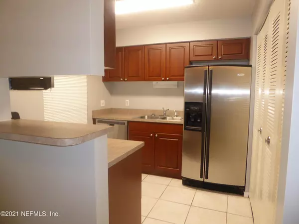 2 bedrooms apartment for rent in Deerwood - Southside, Jacksonville