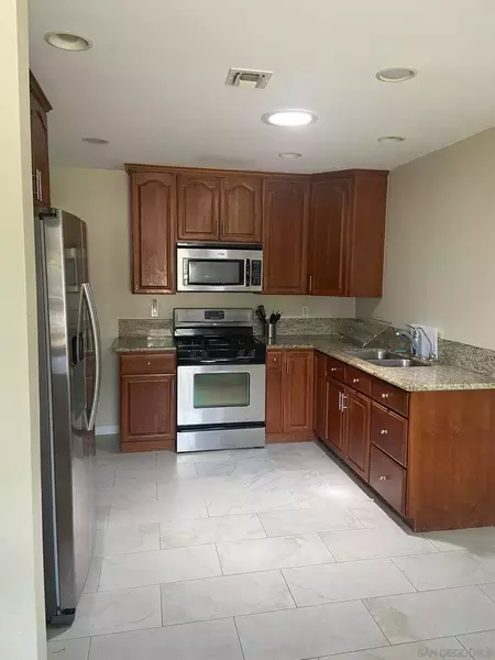 5 bedrooms apartment for rent in National City - South SD, San Diego