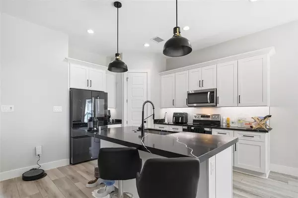 4 bedrooms apartment for rent in Wolf Creek - Sw Dallas, Dallas