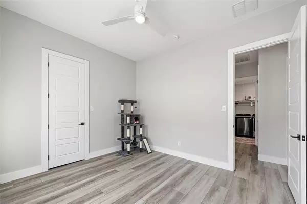 4 bedrooms apartment for rent in Wolf Creek - Sw Dallas, Dallas