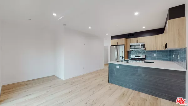 4 bedrooms apartment for rent in Lake Balboa - San Fernando Valley, Los Angeles
