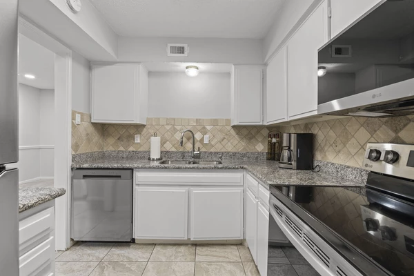 2 bedrooms apartment for rent in Woodlake/ Briar Meadow - West Houston, Houston