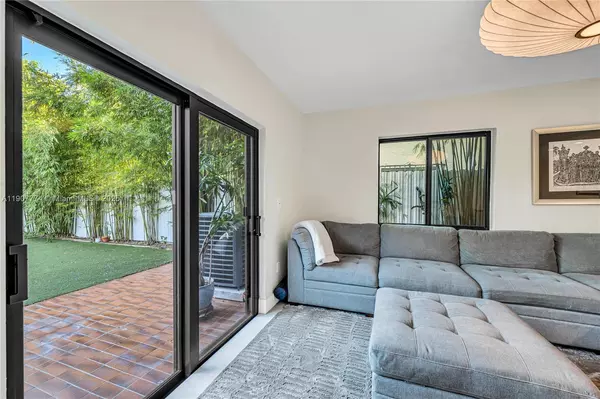 3 bedrooms apartment for rent in Coconut Grove - Miami, Miami