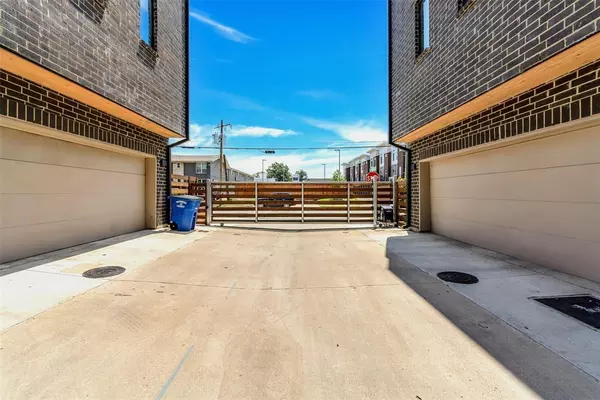 3 bedrooms apartment for rent in Old East Dallas - Ne Dallas, Dallas