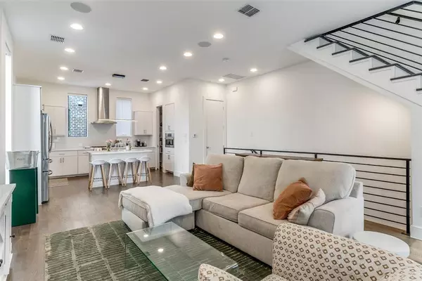 3 bedrooms apartment for rent in Old East Dallas - Ne Dallas, Dallas