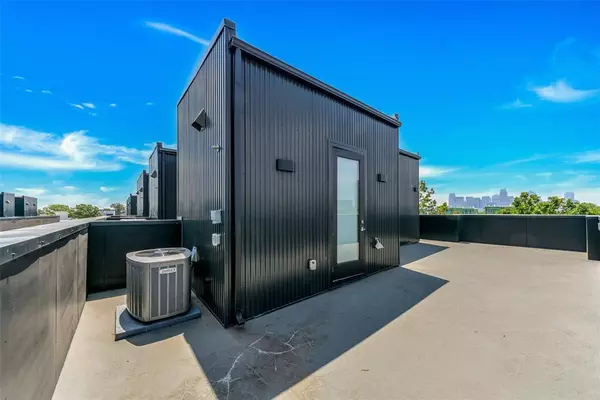 3 bedrooms apartment for rent in Old East Dallas - Ne Dallas, Dallas