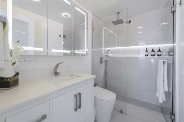 2 bedrooms apartment for rent in Downtown Miami - Miami, Miami