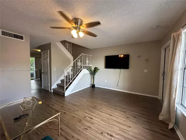 2 bedrooms apartment for rent in Azalea Park - East Orlando, Orlando