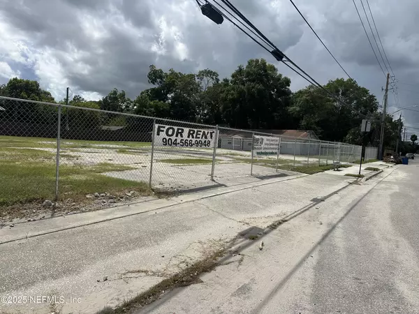 Studio Apartment for rent in Lake Forest - Northside, Jacksonville