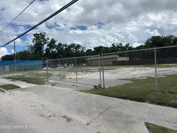 Studio Apartment for rent in Lake Forest - Northside, Jacksonville