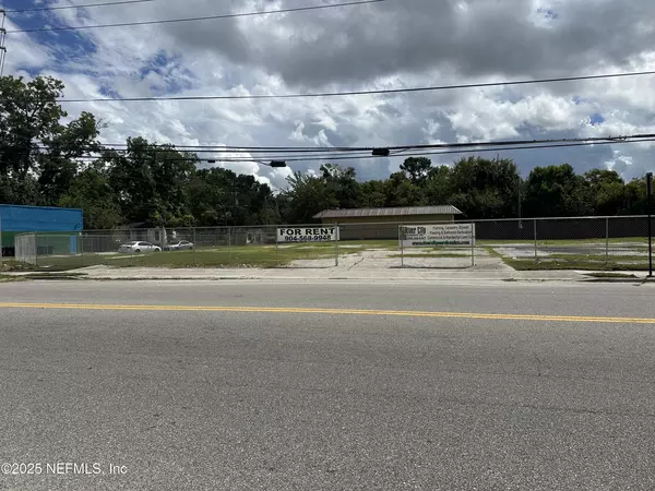 Studio Apartment for rent in Lake Forest - Northside, Jacksonville