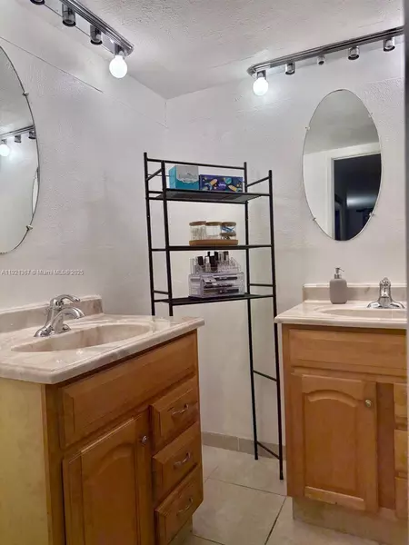 2 bedrooms apartment for rent in North Miami Beach - Miami Dade, Miami