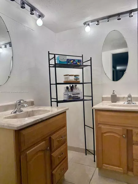 2 bedrooms apartment for rent in North Miami Beach - Miami Dade, Miami