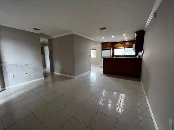 3 bedrooms apartment for rent in Westchester FL - Miami Dade, Miami