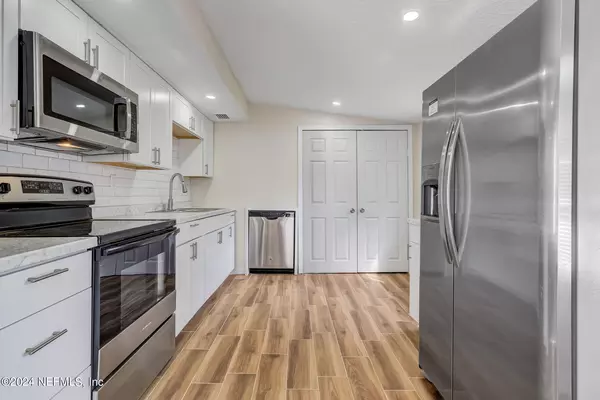 4 bedrooms apartment for rent in Sweetwater - Westside, Jacksonville