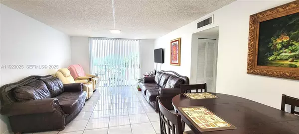 2 bedrooms apartment for rent in Westchester FL - Miami Dade, Miami