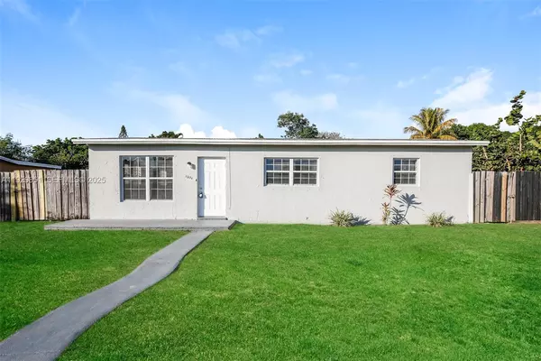 3 bedrooms apartment for rent in West Park - Broward County, Miami