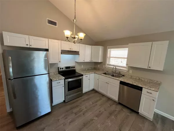 2 bedrooms apartment for rent in Hollywood/ Santa Monica - Ne Dallas, Dallas