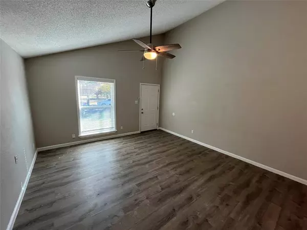 2 bedrooms apartment for rent in Hollywood/ Santa Monica - Ne Dallas, Dallas