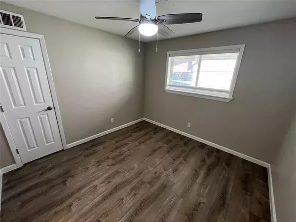 2 bedrooms apartment for rent in Hollywood/ Santa Monica - Ne Dallas, Dallas