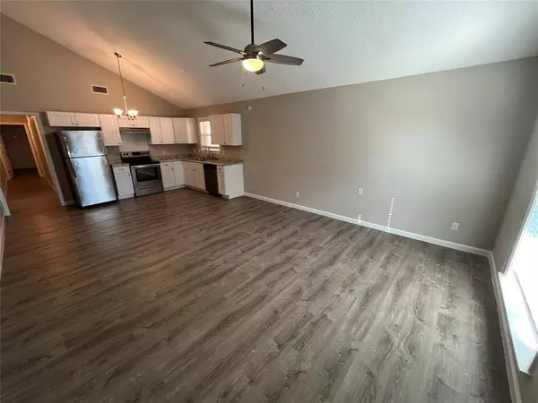 2 bedrooms apartment for rent in Hollywood/ Santa Monica - Ne Dallas, Dallas