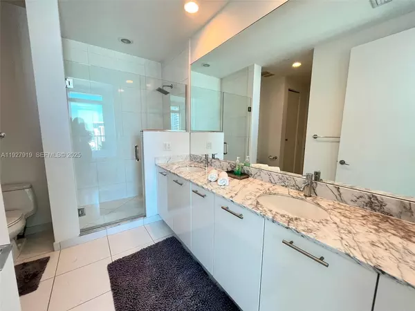 2 bedrooms apartment for rent in Downtown Miami - Miami, Miami